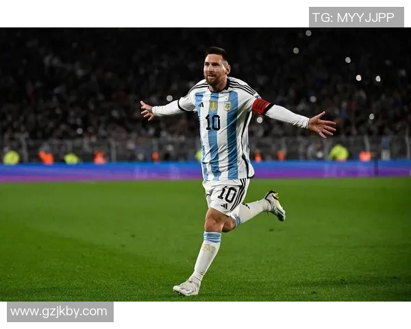 历代足球巨星风采回顾：从贝利到梅西的辉煌足迹